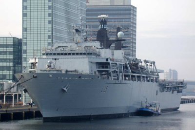 LPD H.M.S. Bulwark (29 nov 2009 Amsterdam)