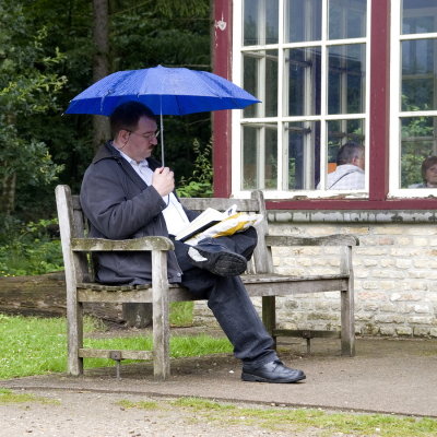 Reading in the rain ?!