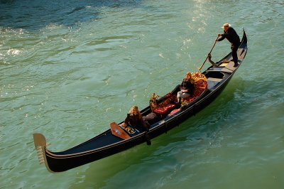 Gondola at Rialto bridge