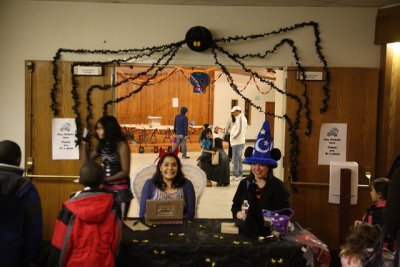 OLG_Youth_HalloweenCarnival_29Oct2010_ 001a.JPG