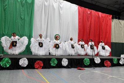Mexican_Independence_Celebration_202anos_15Sep2012_0171 [800x533].JPG