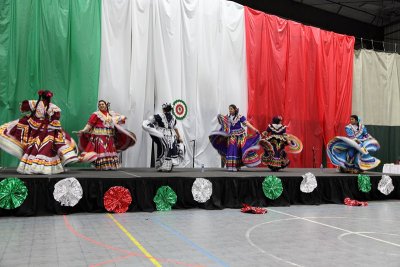Mexican_Independence_Celebration_202anos_15Sep2012_0198 [800x533].JPG