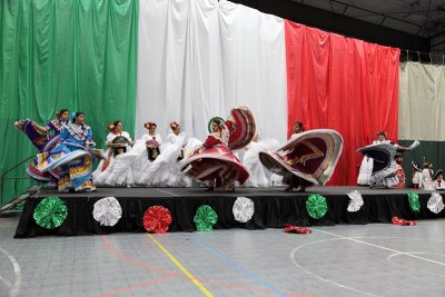 Mexican_Independence_Celebration_202anos_15Sep2012_0204 [800x533].JPG