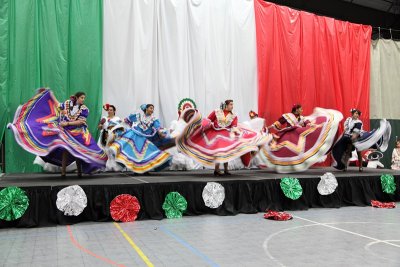 Mexican_Independence_Celebration_202anos_15Sep2012_0218 [800x533].JPG