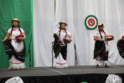 Mexican_Independence_Celebration_202anos_15Sep2012_0240 [800x533].JPG
