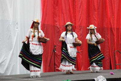 Mexican_Independence_Celebration_202anos_15Sep2012_0241 [800x533].JPG