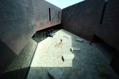 DeYoung-courtyard.jpg