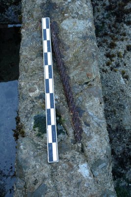 Reinforcing cable inside concrete of the long wall