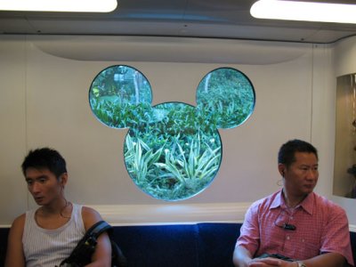 HK_Disneyland_Train