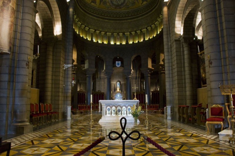 Saint Nicholas Cathedral interior