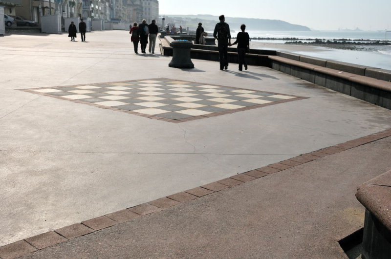 Noonday sun at Wimereux.jpg