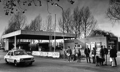 008M-Anti Shell-actie Adam 1988.jpg