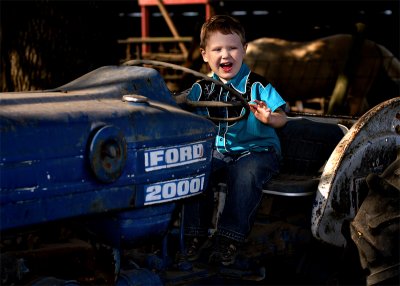 OldFordTractor001-Small.jpg