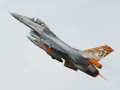 F-16 fighting falcon