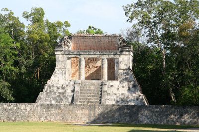 Tribunes dun coté
