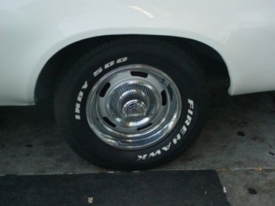 1975 El Camino wheel1966 Chevy hubcap