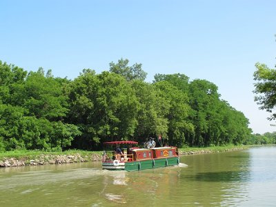 Leisurely Cruising the Canal...