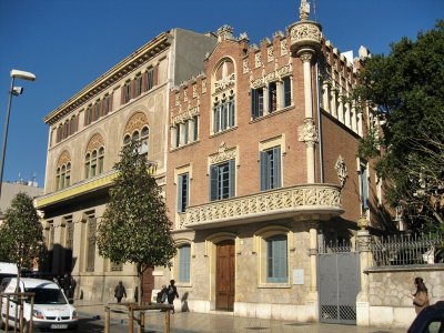 Casa Rull (Lluís Doménech i Montaner) 1900 i Casa Gasull (Lluís Domènech i Muntaner) 1911
