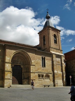 Benavente (Zamora). Iglesia de San Juan del Mercado