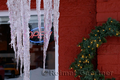 194 Open Icicles.jpg