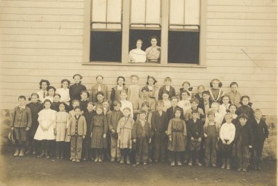 Evergreen School near Silverton Oregon.jpg
