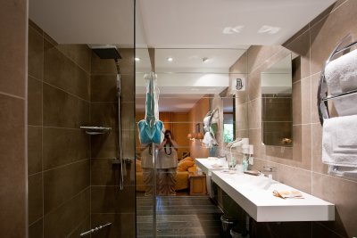 Hotel Les 3 Soleils bathroom