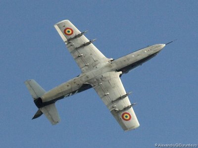 OTOPENI AIR SHOW  2010IAR-99 Soim (Hawk)