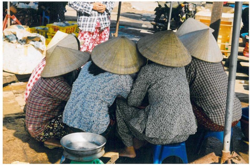 march au petit matin, Hoi An