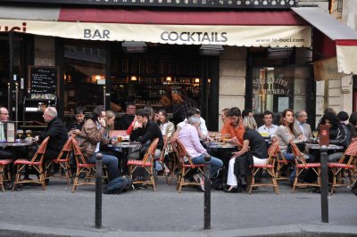 5327  boire un verre  St Germain