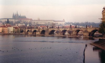 Pont Charles et château de Prague