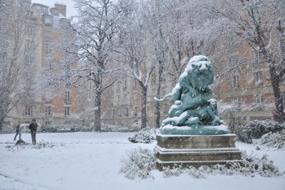 Snow in Paris, place Cambronne  - 3974