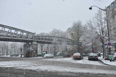 Snow in Paris, place Cambronne  - 3970