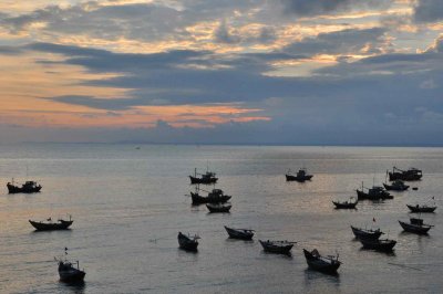 sunset on Mui Ne fishing port - 2776