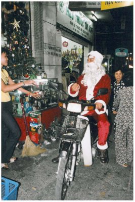 Santa Klaus in Tan Dinh