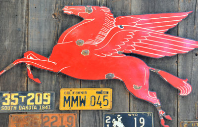 Old-Style Mobil Sign!