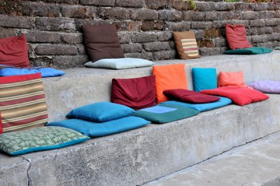 Colorful cushions to watch entertainment