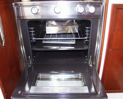 very clean oven & stove