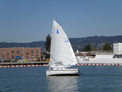 powered by PINEAPPLE Sails