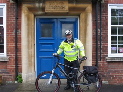 PCSO receives new bicycle- Tilehurst West