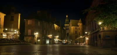 9.SARLAT.On the Main Place