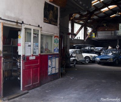 11.MEYRUEIS.The Garage of a Lover of old Cars