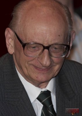 prof. Wladyslaw Bartoszewski