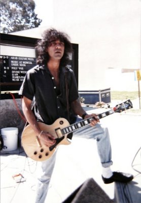 Divine Weeks Guitar player 1989.JPG