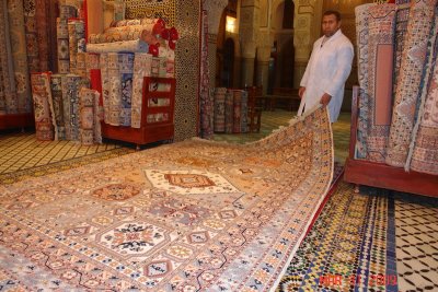 Fez_113 carpet seller.JPG