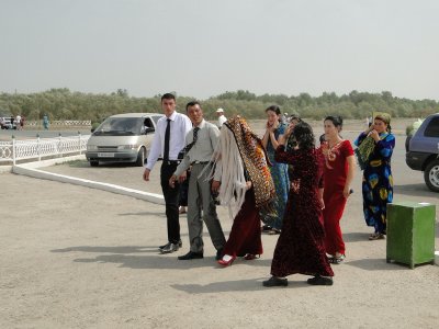 Turkmenistan102 konya urgench bride.JPG