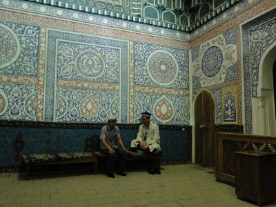 Uzbekistan203 Samarkand mausoleum complex.JPG