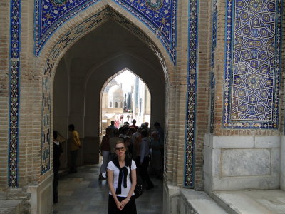 Uzbekistan205 Samarkand mausoleum complex.JPG