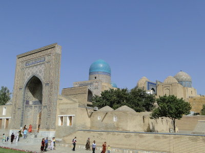 Uzbekistan211 Samarkand mausoleum complex.JPG