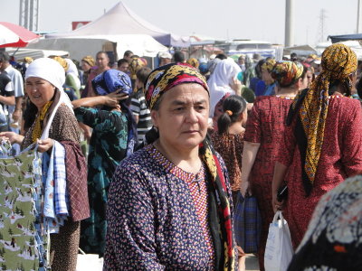 turkmenistan67 outdoor bazaar.JPG