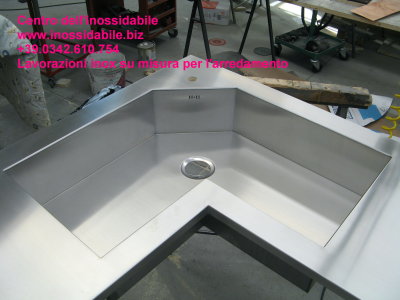 vasca sagomata in acciaio inox costruita su misura del cliente